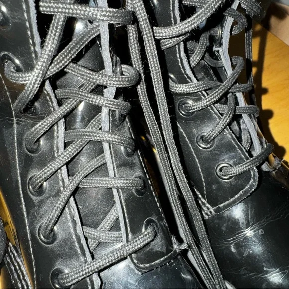 1460 Glossy Black Dr. Martens- Size US 8 - Picture 10 of 13